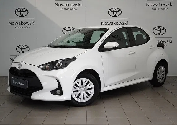 samochody osobowe Toyota Yaris cena 66500 przebieg: 62395, rok produkcji 2021 z Brzeg